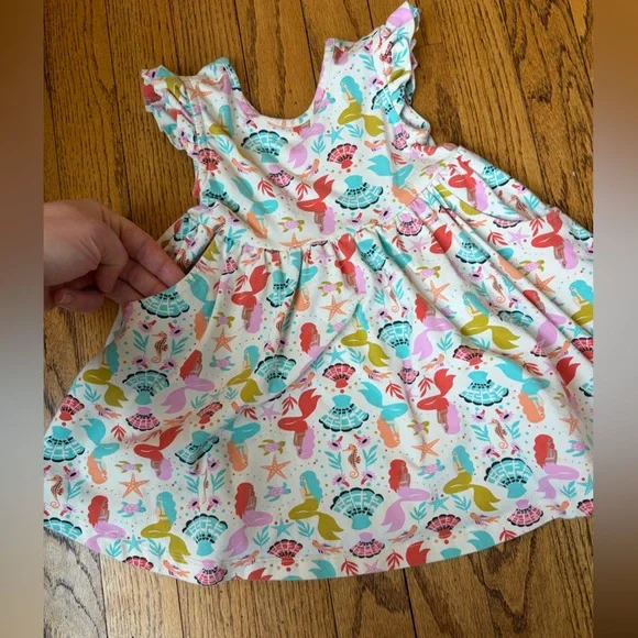 2T Hanna Andersson rainbow mermaid print ruffle sleeve dress with pockets - Picture 2 of 7